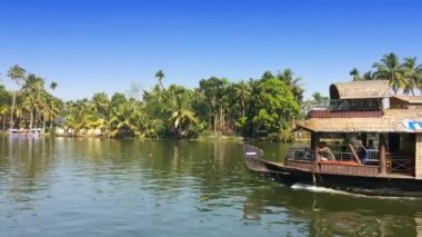 Hindistan. Kerala önemsizden teknesinde
