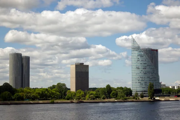 Hochhausneubau Ufer Der Daugava — Stockfoto