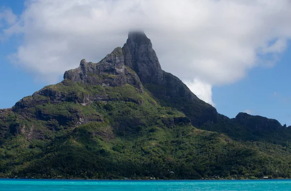 Nuvole Sul Monte Otemanu Sull Isola Bora Bora Polinesia — Foto Stock