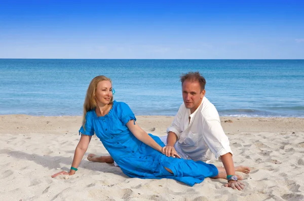 Le couple amoureux au bord de la mer, Cuba, Varadero — Photo