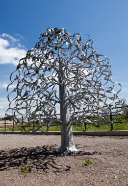 Düğün ağaç. Narva, Estonya. Düğün günü broşürler isimleri ile eklemek