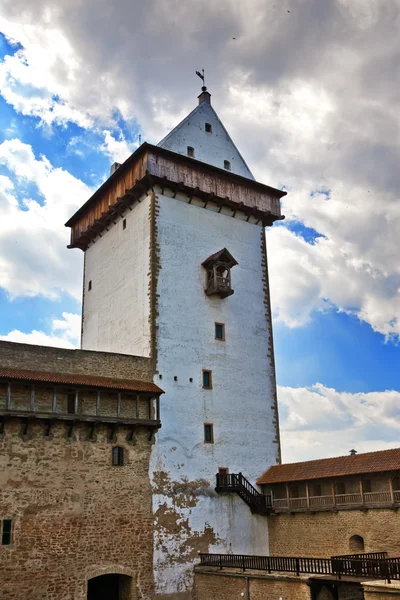 Estonia. Narva. Antigua fortaleza en la frontera con Rusia —  Fotos de Stock