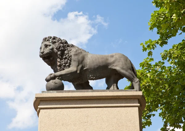 Памятник шведскому льву в Нарве — стоковое фото