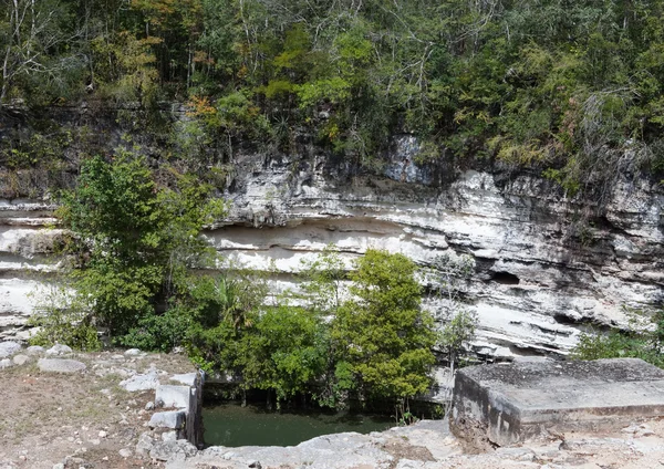 Γιουκατάν, Μεξικό. Ιερή cenote στο Τσιτσέν Ιτζά — Φωτογραφία Αρχείου