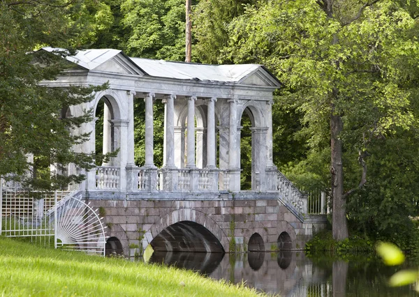 Marble (Palladian) Bridge, or Siberian Marble gallery. Catherine Park. Pushkin. Petersburg — Stock Photo, Image