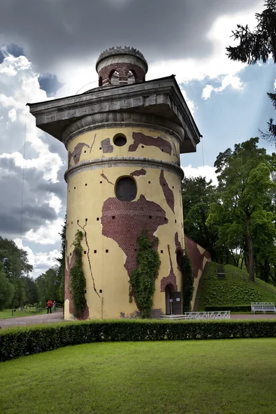 Turnul - ruine. Catherine Park. Pușkin (Țarskoye Selo). Petersburg — Fotografie, imagine de stoc