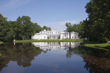 Pavilion Çin Sarayı. San (Lomonosov). Üst park