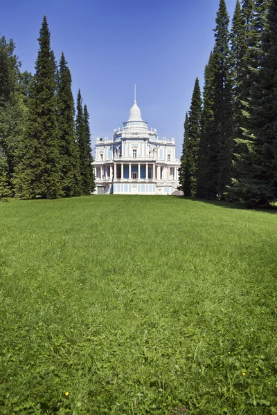 Waterslide pavilion. Oranienbaum (Lomonosov). Upper park — Stock Photo, Image