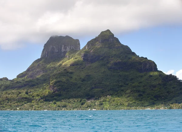Vista na montanha Otemanu. Polinésia . — Fotografia de Stock
