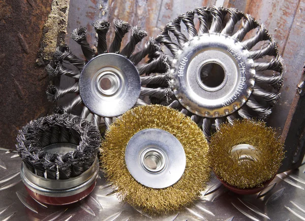 Wire brush for mechanical cleaning of metal — Stock Photo, Image