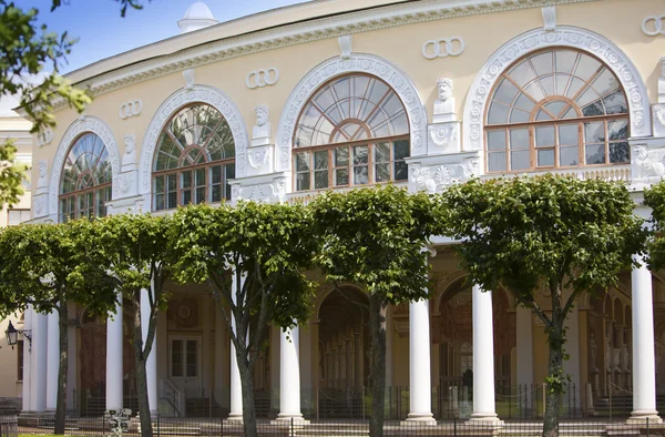 Russia. Palazzo a Pavlovsk, vicino a San Pietroburgo, in estate — Foto Stock