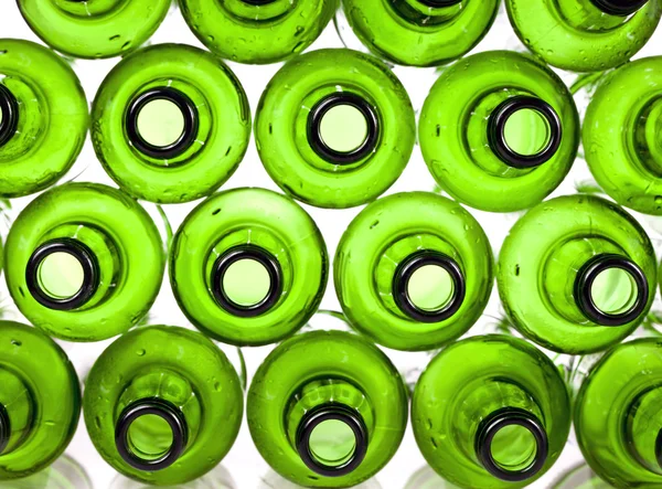 Пляшки порожніх скляних пляшок — стокове фото