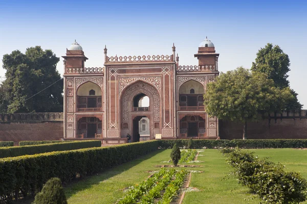 Brána do hrobky itmad-ud-daulah (baby taj) v Agře, uttar pradesh, Indie — Stock fotografie