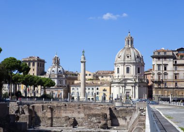 İtalya. Roma. Truva sütun, santa maria di loreto ve santissima nome kiliseleri di maria (mary en kutsal adı) ve trajan Forumu kalıntıları