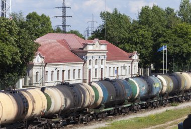 Tren Garı ve kargo. Narva. Estonya