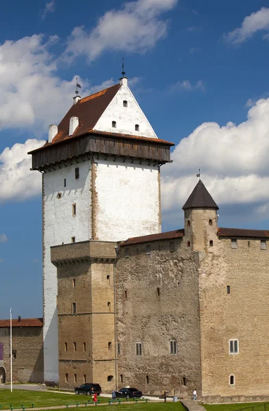 Estónia. Narva. Fortaleza antiga na fronteira com a Rússia — Fotografia de Stock