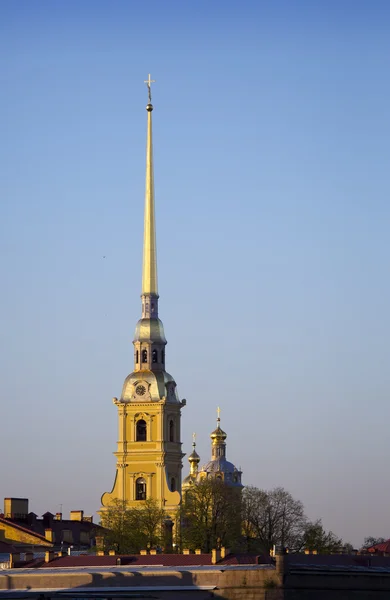 A Rússia. Petersburgo. Pico da fortaleza de Peter e Paul — Fotografia de Stock