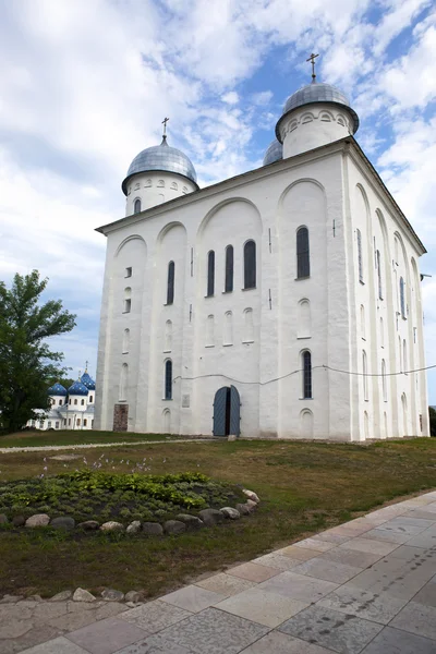 Saint George's Cathedral, Russian orthodox Yuriev Monastery in Great Novgorod (Veliky Novgorod.) Russia — Stock Photo, Image