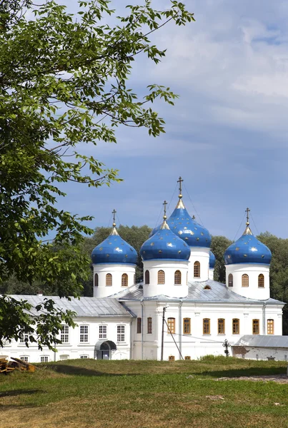 Rosyjski Yuriev klasztor prawosławny, Kościół Podwyższenia Krzyża, wielki Novgorod, Federacja Rosyjska — Zdjęcie stockowe