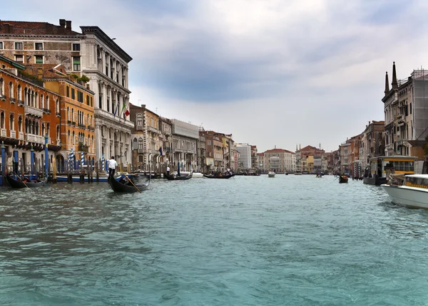 Canal Grande con barche, Venezia, Italia — Foto Stock