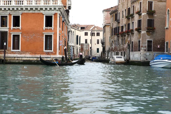 Canal Grande con barcos, Venecia, Italia — Foto de Stock