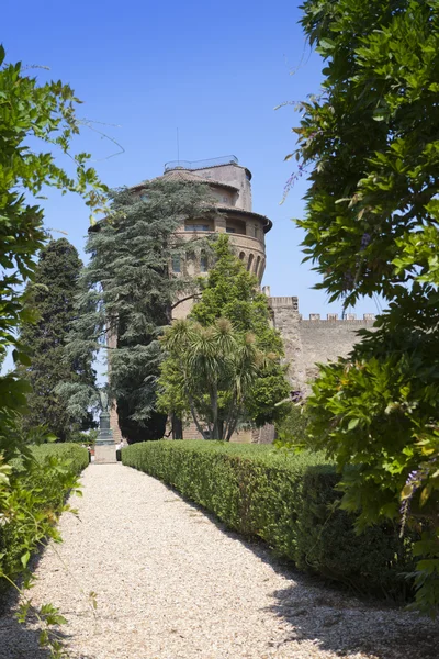 Saint Ioann's tower at the Vatican Gardens n Vatican, Rome, Italy — Stock Photo, Image