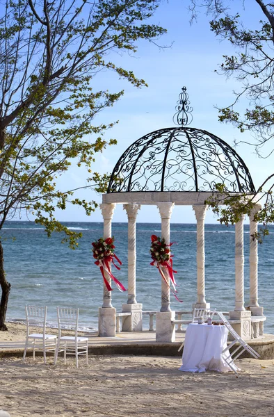 Pavilhão com vista para o mar — Fotografia de Stock