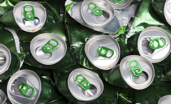 As latas de cerveja amassadas — Fotografia de Stock