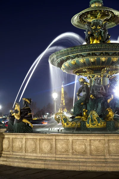 Brunnen am Place de la concorde in der Nacht, am 14. März 2012 in Paris, Frankreich — Stockfoto