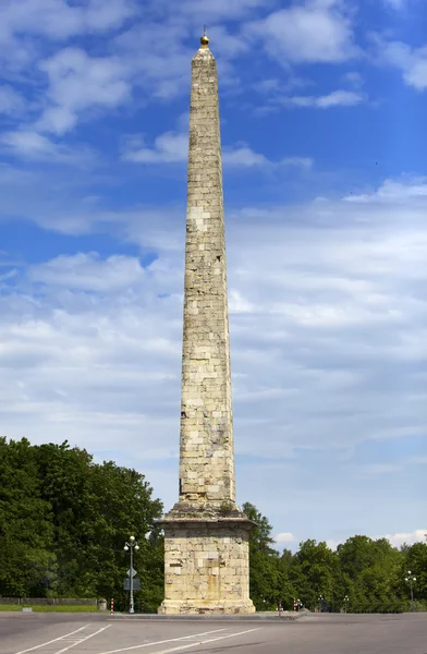 Gatchina, St. Petersburg, Russia. City square and obelisk Konnetabl, 1793 — Stock Photo, Image