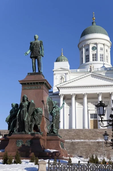 Lutheran cathedral and monument to Russian Emperor Alexander II in Helsinki, Finland — Stock Photo, Image