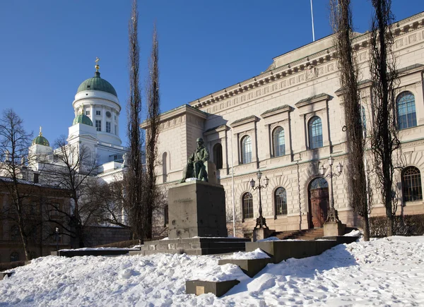 Monument J.V.Snellman før byggingen av Finlands bank. Helsingfors – stockfoto