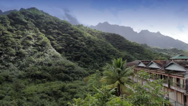 Tahití. Polinesia. paisaje de montaña. Panorama — Vídeos de Stock