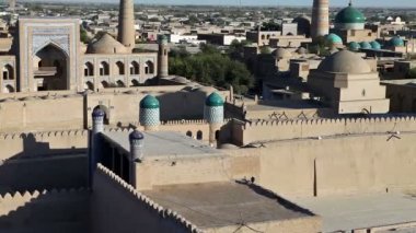 Eski şehrin sokaklarında havadan görünümü. Özbekistan. Hiva.