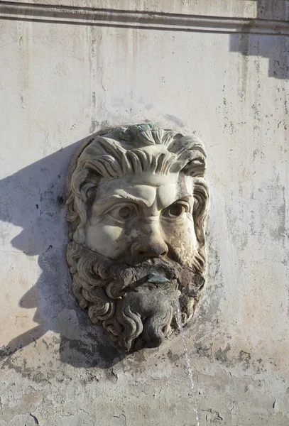 Fontän i form av chefen mannen. Vatikanen. Rome. Italien — Stockfoto