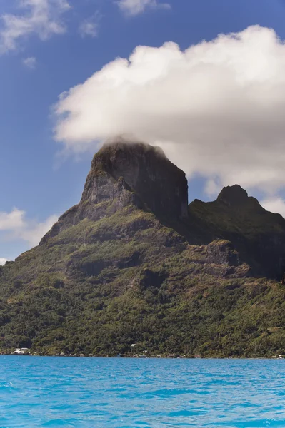 Vista da montanha e do oceano Otemanu. Bora Bora. Polinésia — Fotografia de Stock