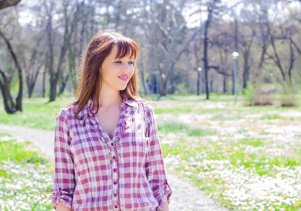 Lovely Young Spring Woman — Stock Photo, Image