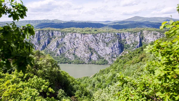 Tuna Nehri Nin Sırbistan Sırbistan Romanya Sınırındaki Muhteşem Geçitinin Panoramik — Stok fotoğraf