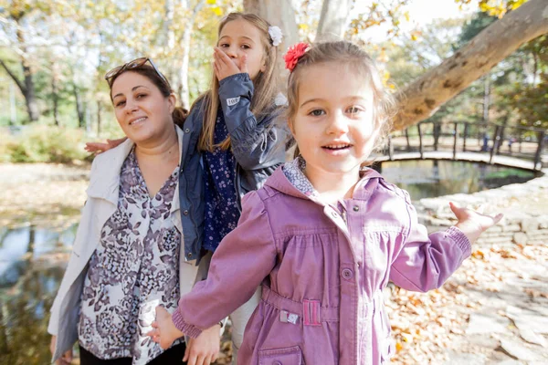 Happy Family Enjoying Sunny Autumn Day Park Mother Two Daughters — 스톡 사진