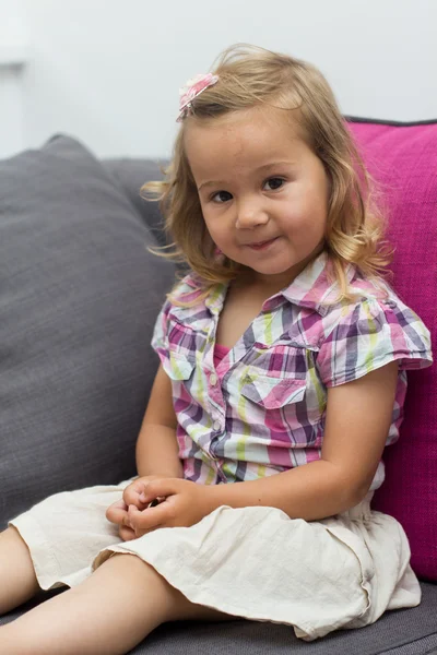 Cute little girl — Stock Photo, Image