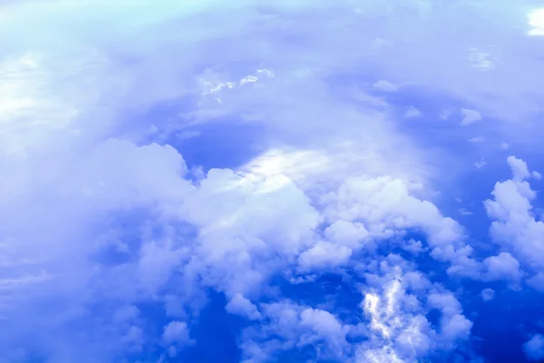 Cielo azul con nubes — Foto de Stock