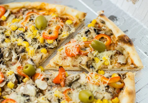 Fresh Vegetarian Pizza — Stock Photo, Image