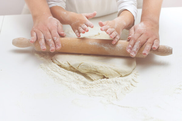 Teamwork Kneading Dough
