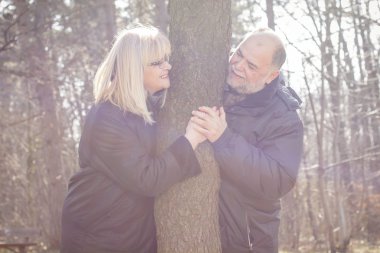 Mutlu yaşlı üst düzey Romantik Çift
