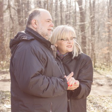 Mutlu yaşlı üst düzey Romantik Çift 