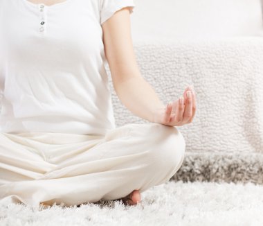 Rahatlatıcı sağlıklı yaşam meditasyon yoga kadın