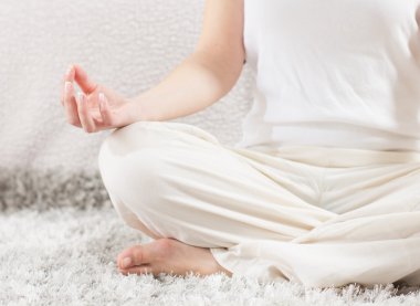 Rahatlatıcı sağlıklı yaşam meditasyon yoga kadın