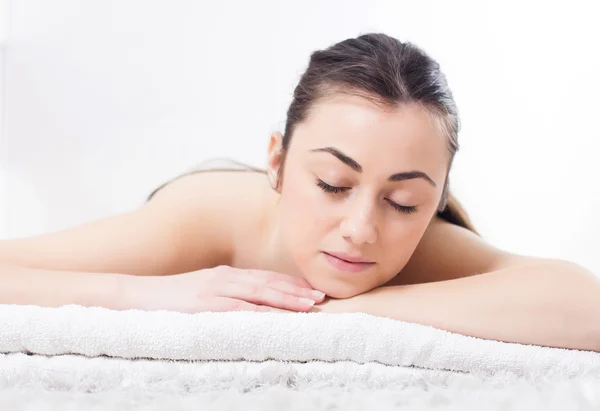 Bellezza Giovane donna Relax Spa di cura della pelle — Foto Stock