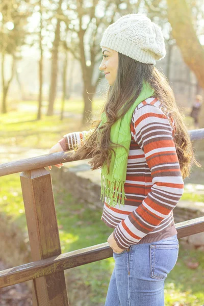 Young Woman In the Park — Stock Photo, Image