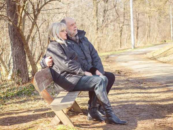 快乐的老人的年长的夫妇的放松 — 图库照片